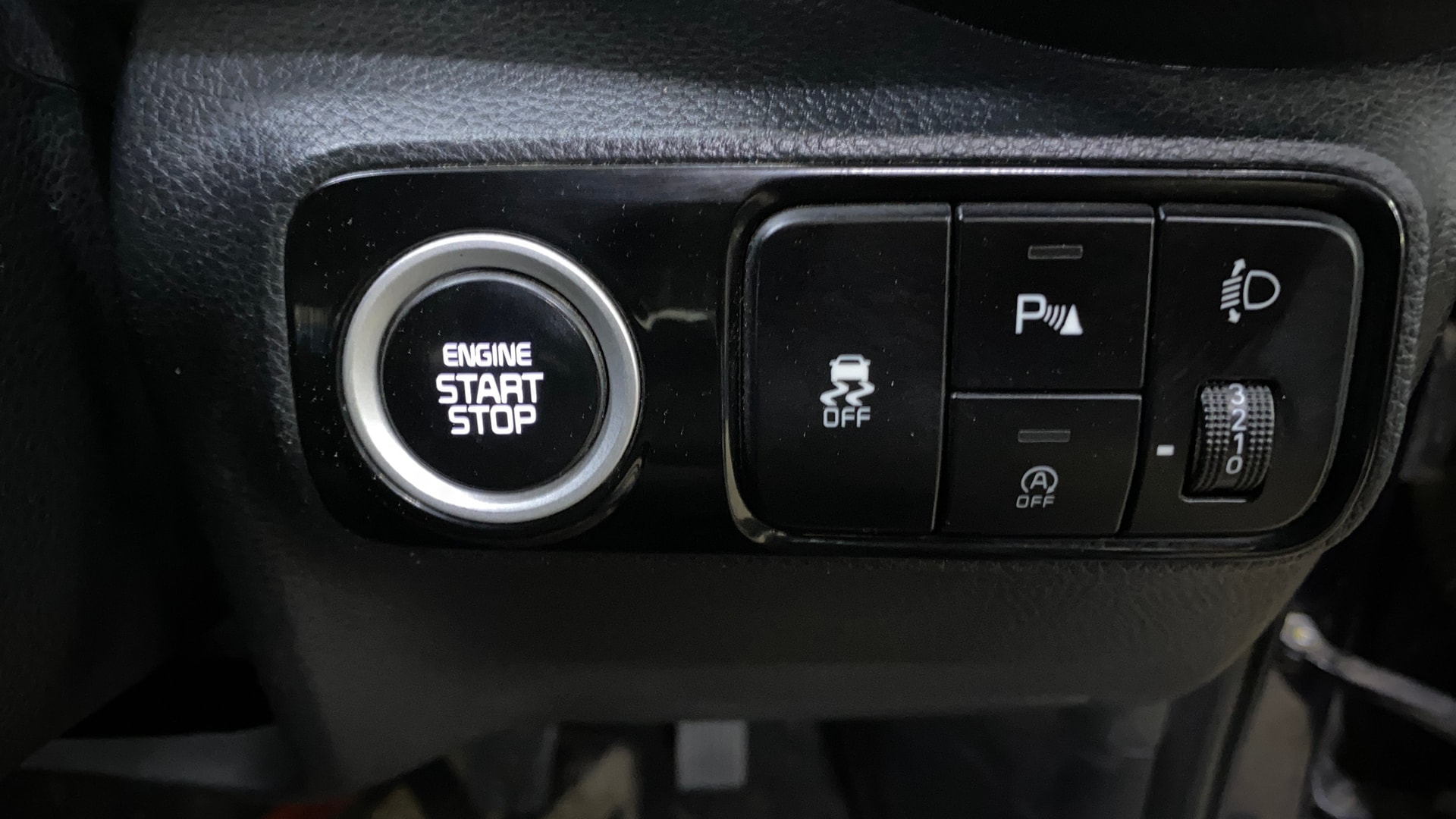 View 2024 Kia Sonet HTE Petrol Image 34 Used 2024 Kia Sonet HTE Petrol Image 34