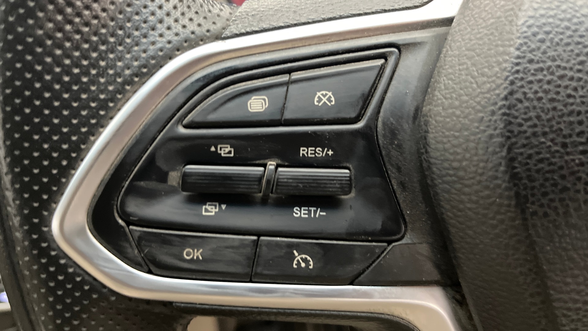 View 2021 MG Hector Sharp Hybrid BS IV Image 3 Used 2021 MG Hector Sharp Hybrid BS IV Image 3