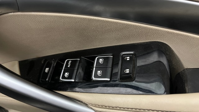 View MG Hector Image 40 Used MG Hector Image 40