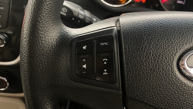 View Mahindra TUV300 Image 3 Used Mahindra TUV300 Image 3