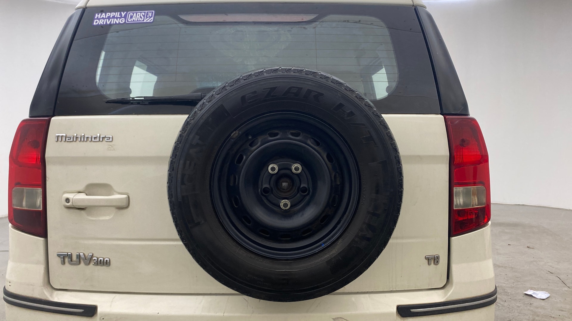 View 2018 Mahindra TUV300 T8 Image 17 Used 2018 Mahindra TUV300 T8 Image 17