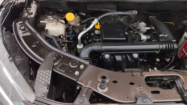 View Nissan Magnite Image 3 Used Nissan Magnite Image 3