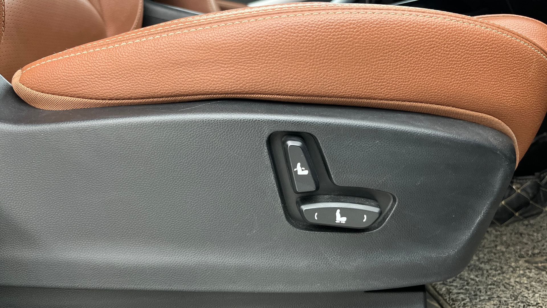 View 2022 MG Hector Plus Sharp CVT Petrol Image 20 Used 2022 MG Hector Plus Sharp CVT Petrol Image 20