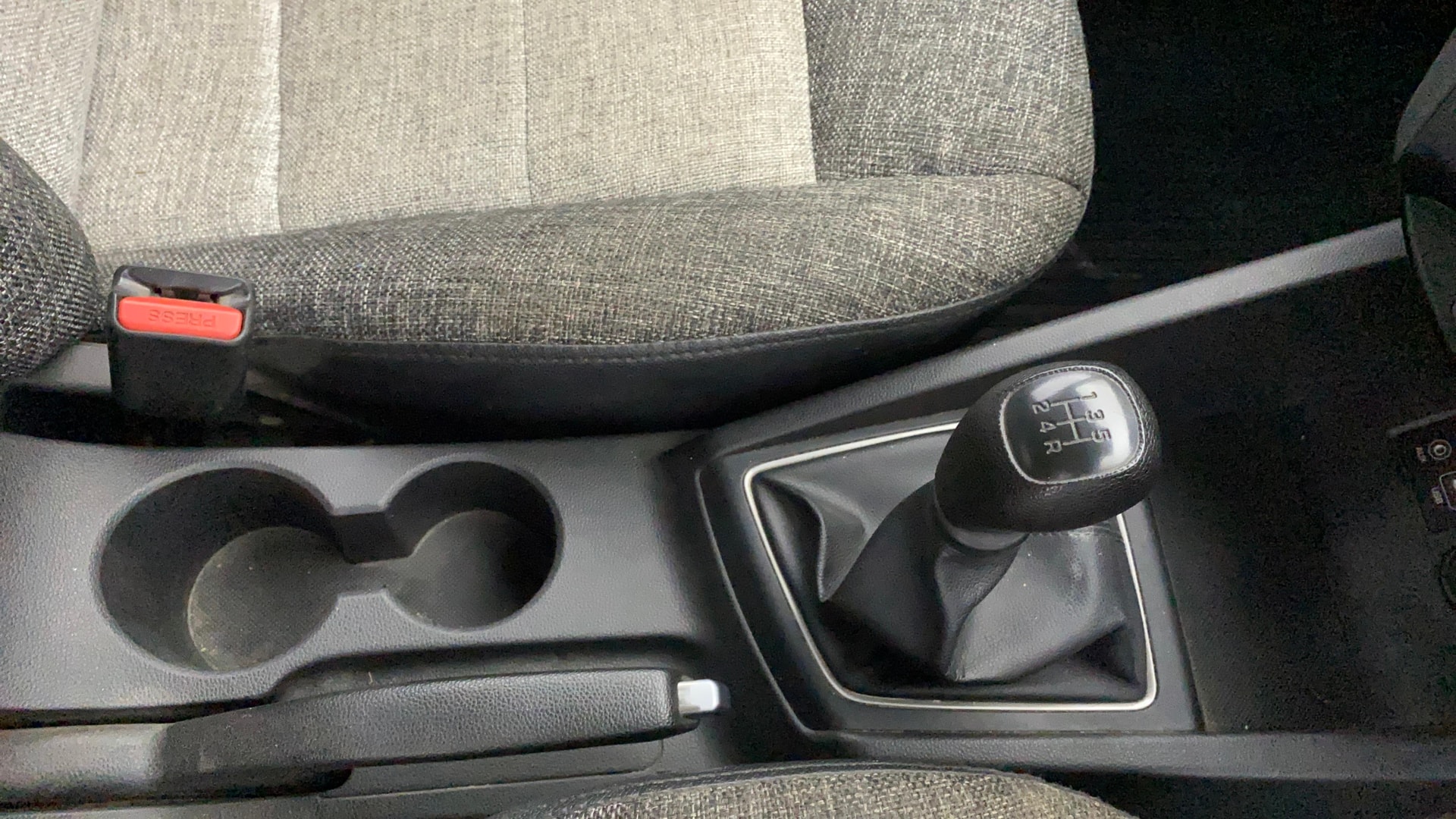 View 2015 Hyundai Elite i20 1.2 Sportz Option Petrol Image 39 Used 2015 Hyundai Elite i20 1.2 Sportz Option Petrol Image 39
