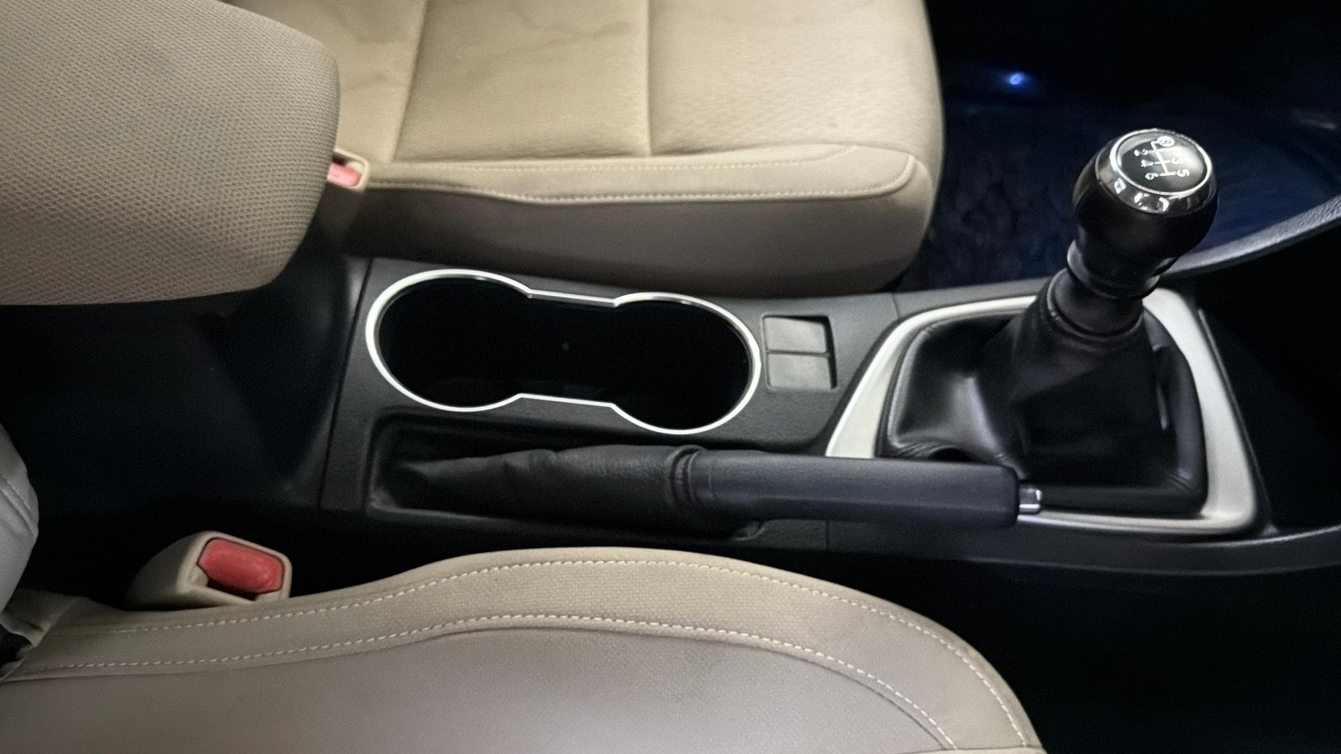 View 2015 Toyota Corolla Altis 1.8 G Image 37 Used 2015 Toyota Corolla Altis 1.8 G Image 37