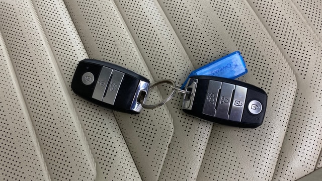 View Kia Carens Image 20 Used Kia Carens Image 20
