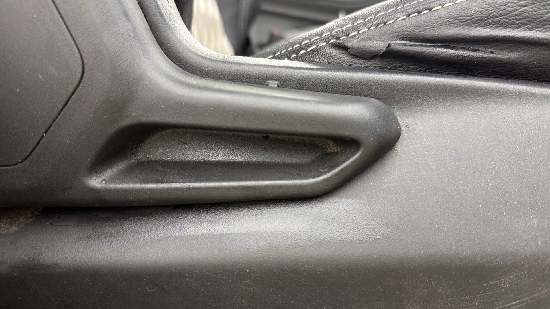 View 2022 Tata Tiago Revotorq XB Image 18 Used 2022 Tata Tiago Revotorq XB Image 18
