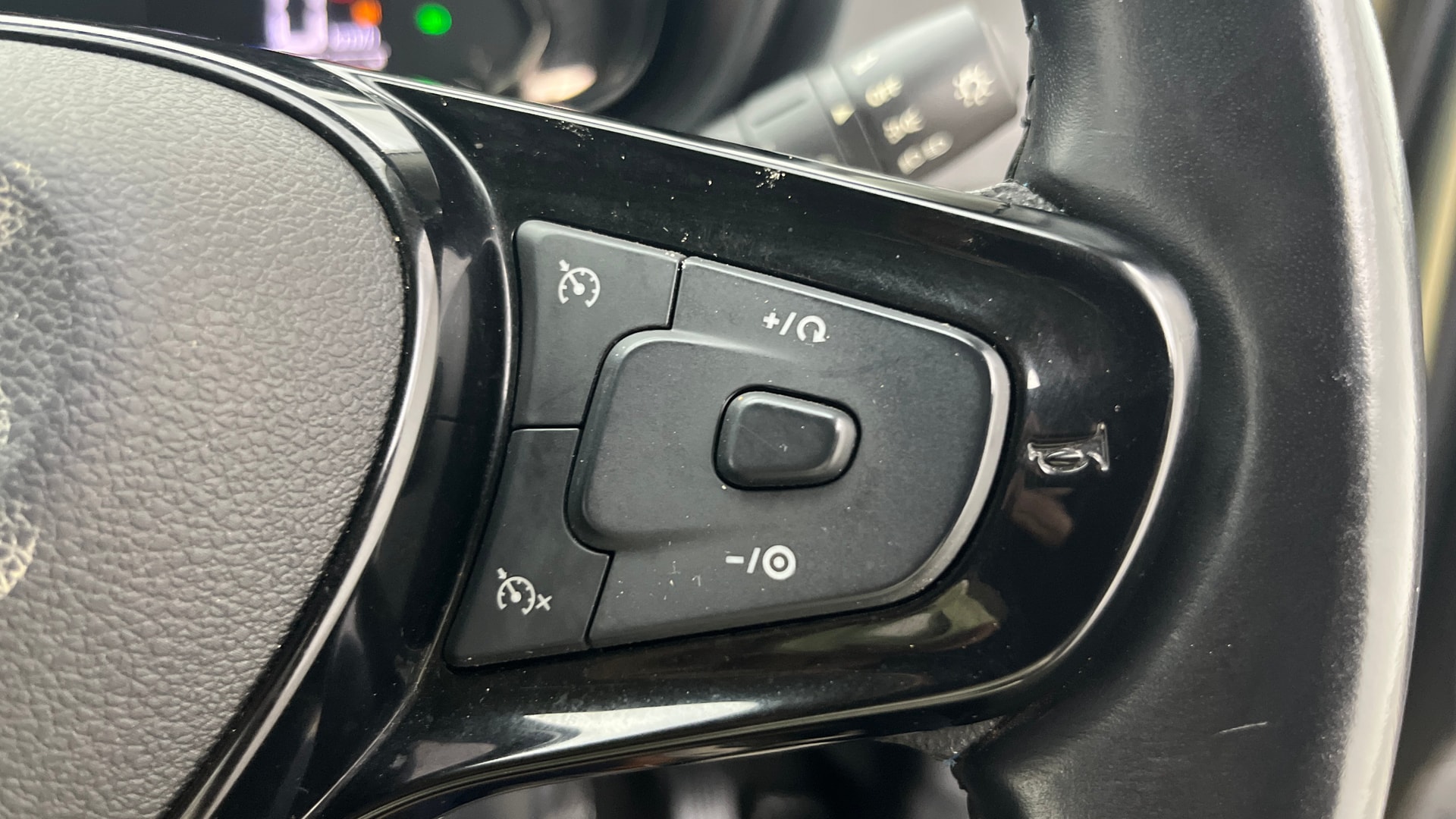 View 2022 Tata Nexon Revotron XE Image 3 Used 2022 Tata Nexon Revotron XE Image 3