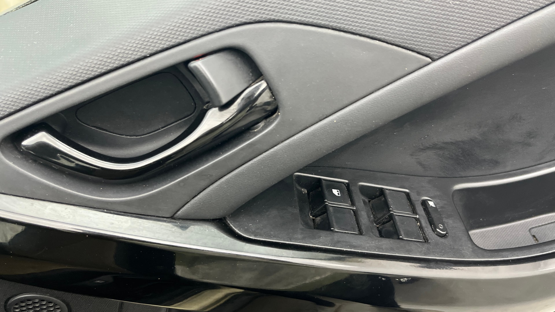 View 2022 Tata Nexon Revotron XE Image 35 Used 2022 Tata Nexon Revotron XE Image 35