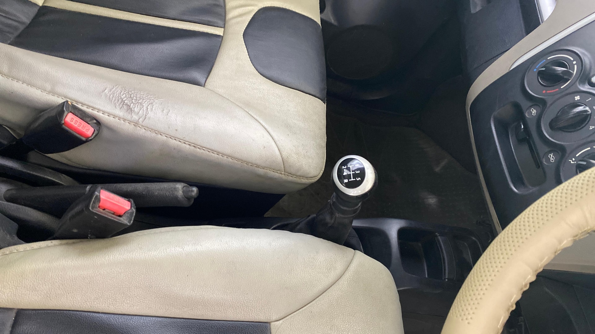 View 2014 Maruti Suzuki 1000 Base Variant Image 37 Used 2014 Maruti Suzuki 1000 Base Variant Image 37