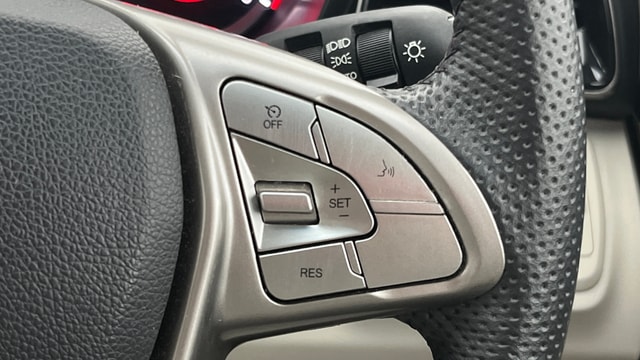 View Mahindra XUV300 Image 3 Used Mahindra XUV300 Image 3