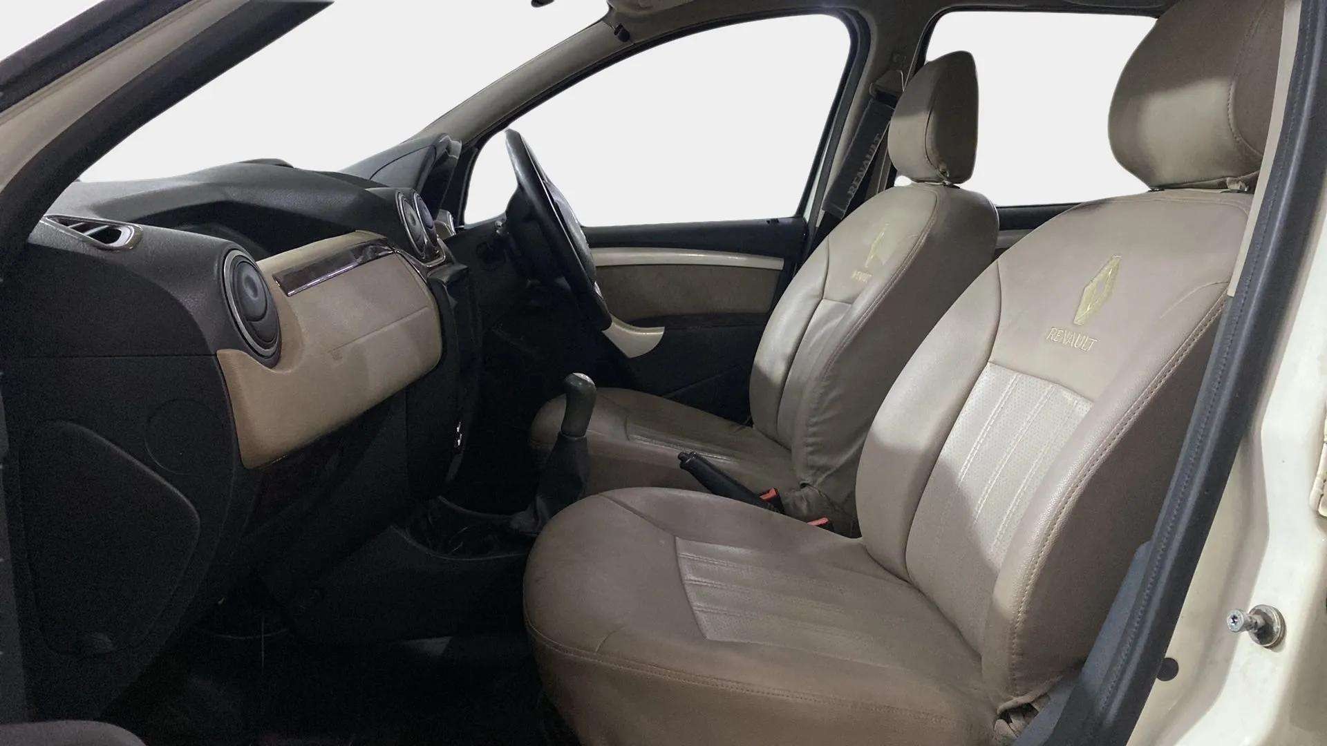 View 2014 Renault Duster 85 PS RxL plus Diesel Image 12 Used 2014 Renault Duster 85 PS RxL plus Diesel Image 12