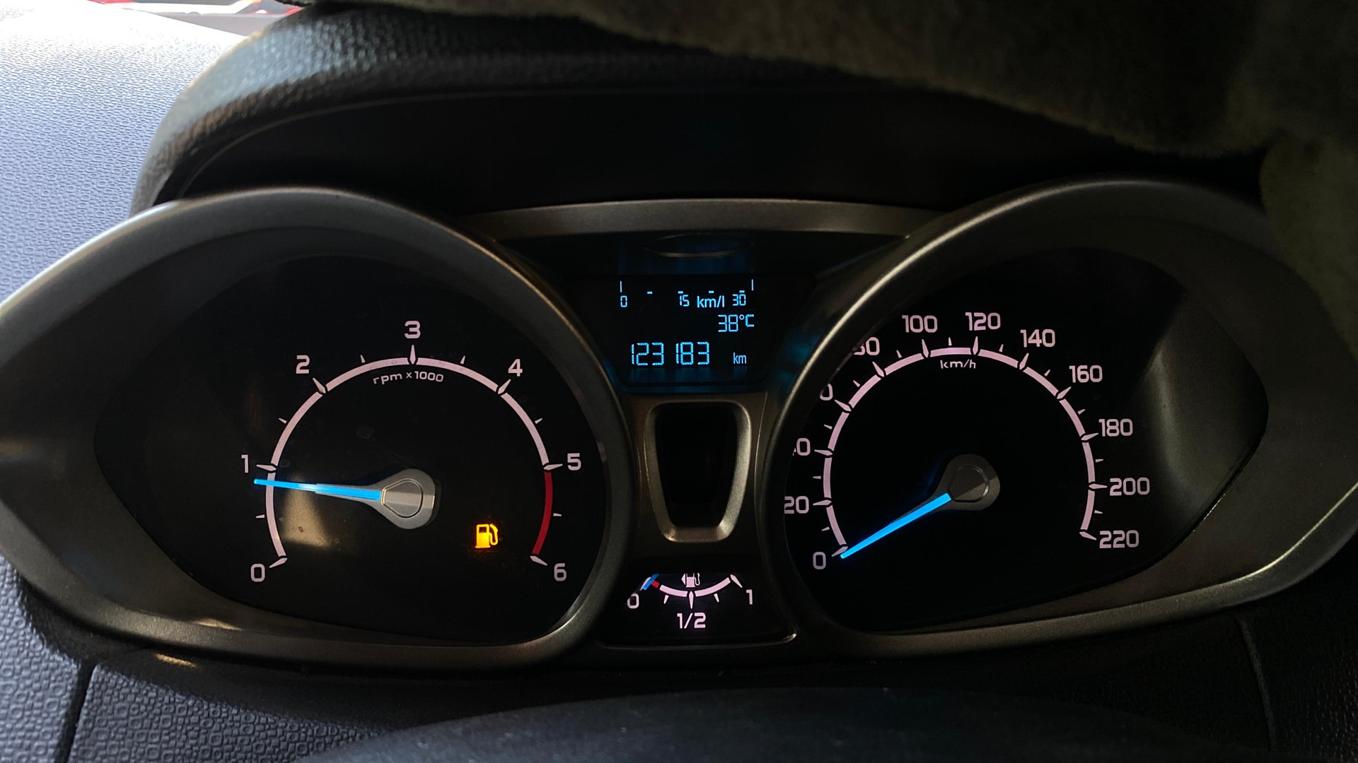 View 2014 Ford EcoSport 1.5 TDCi Diesel Ambiente BS IV Image 33 Used 2014 Ford EcoSport 1.5 TDCi Diesel Ambiente BS IV Image 33