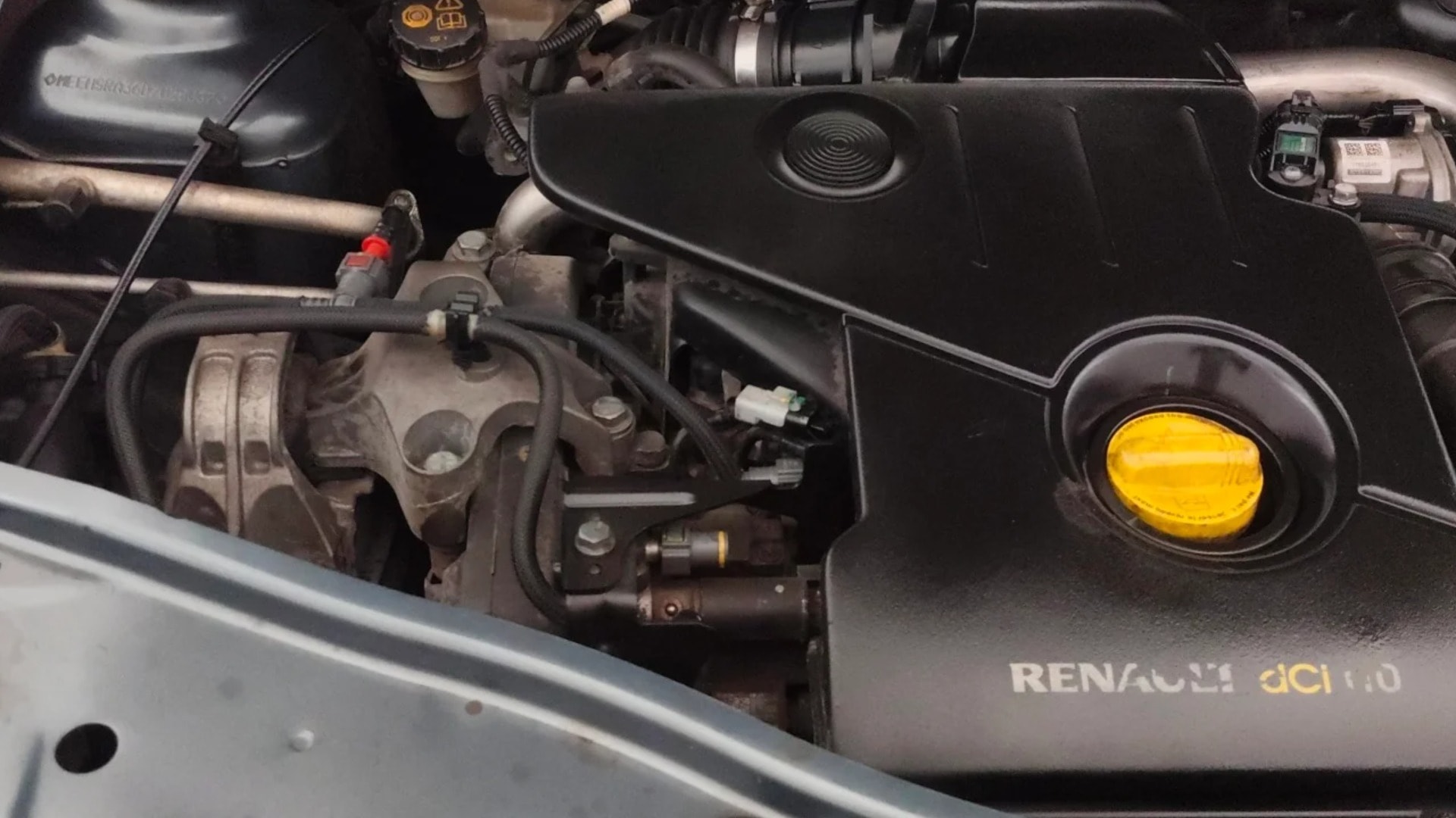View 2014 Renault Duster Diesel 85PS 4x2 MT Image 3 Used 2014 Renault Duster Diesel 85PS 4x2 MT Image 3