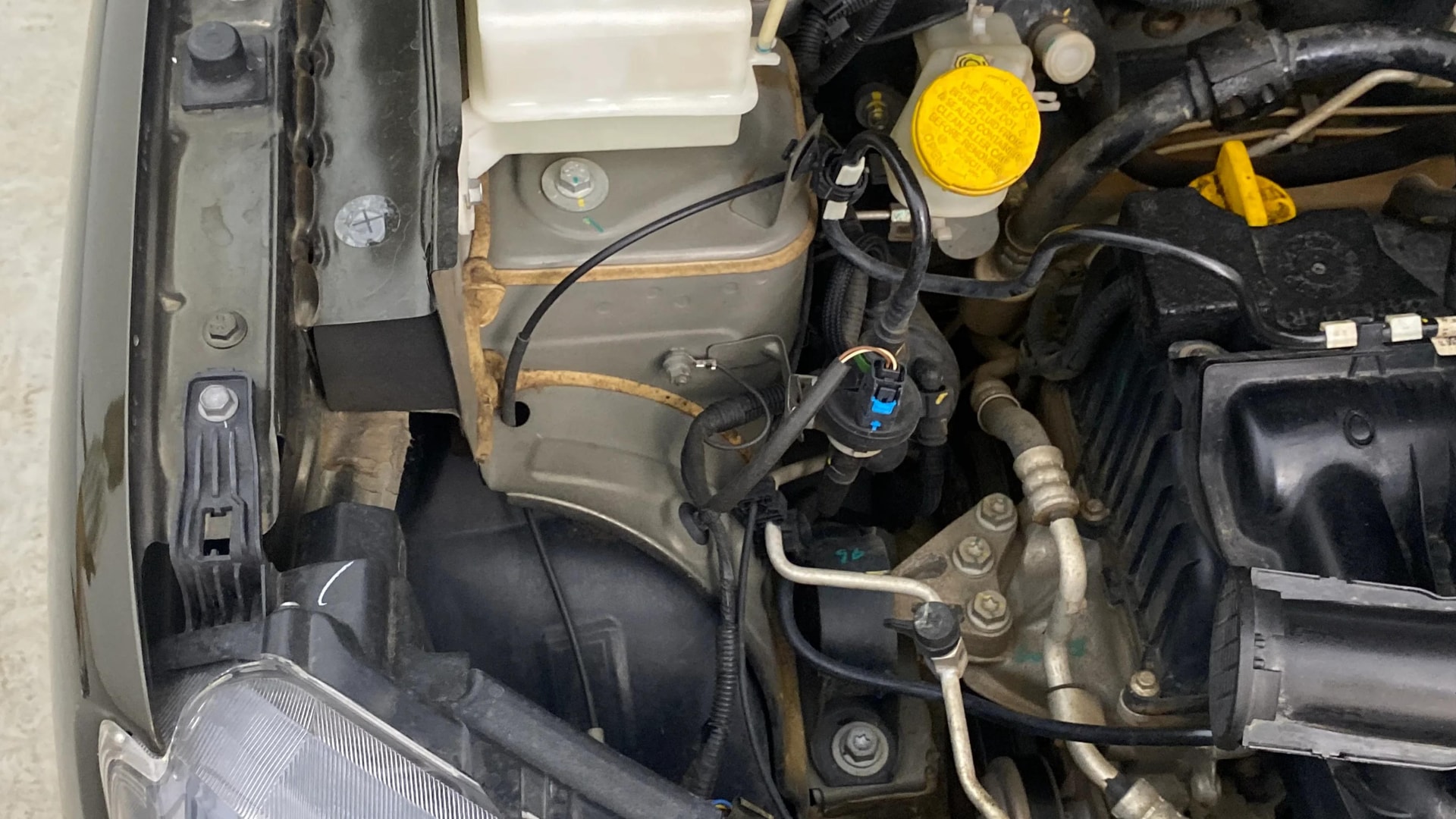 View 2023 Renault Kwid RXL 1.0 BS IV Image 3 Used 2023 Renault Kwid RXL 1.0 BS IV Image 3