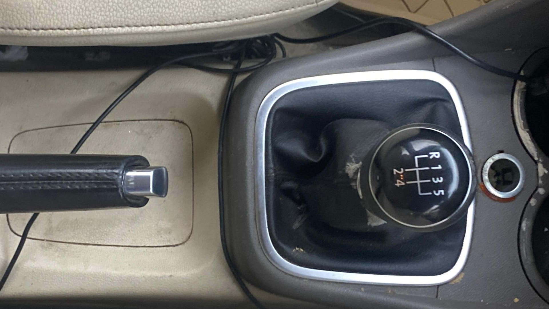 View 2016 Volkswagen Vento 1.2 L TSI Comfortline Petrol AT Image 38 Used 2016 Volkswagen Vento 1.2 L TSI Comfortline Petrol AT Image 38
