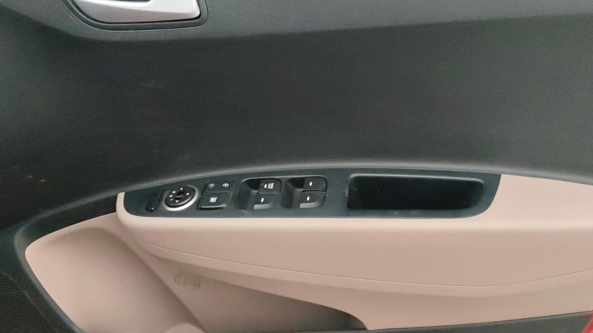 View 2017 Hyundai Grand i10 1.2 Sportz(O) Petrol Image 33 Used 2017 Hyundai Grand i10 1.2 Sportz(O) Petrol Image 33