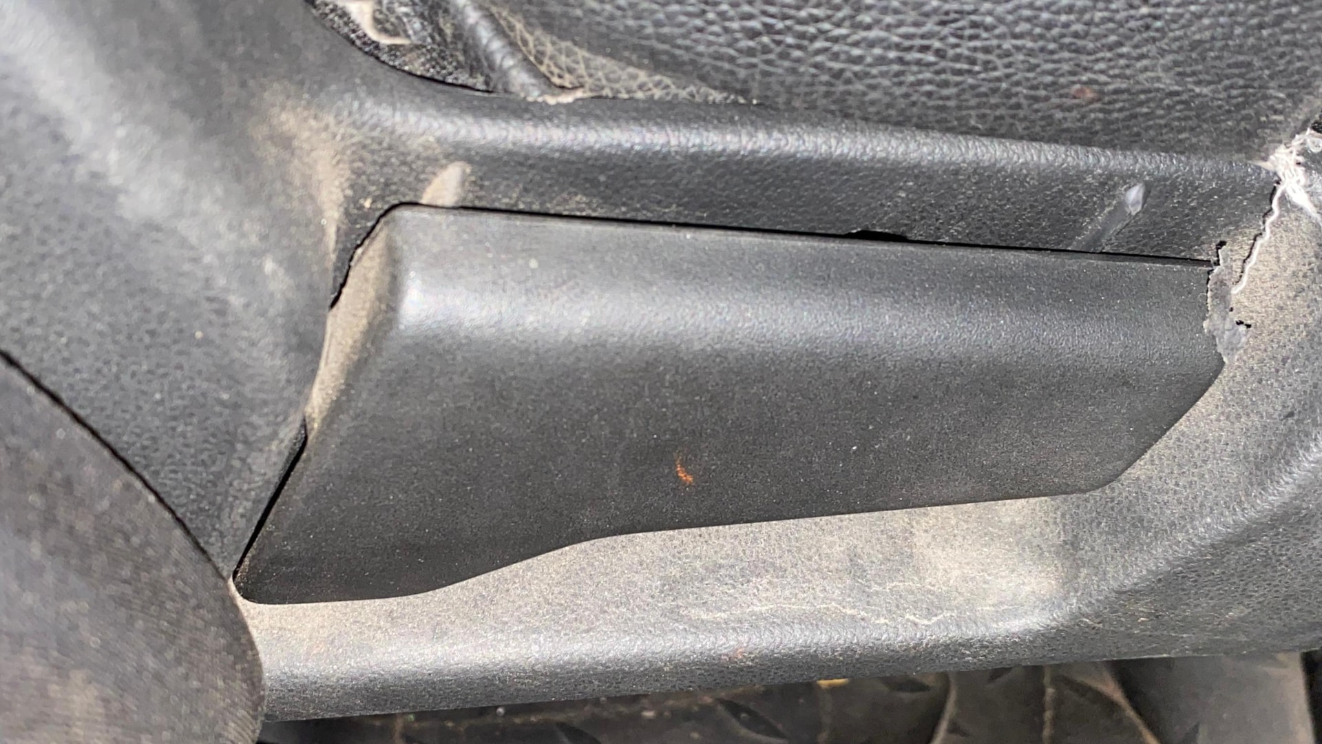 View 2020 Renault Triber RXE Image 19 Used 2020 Renault Triber RXE Image 19