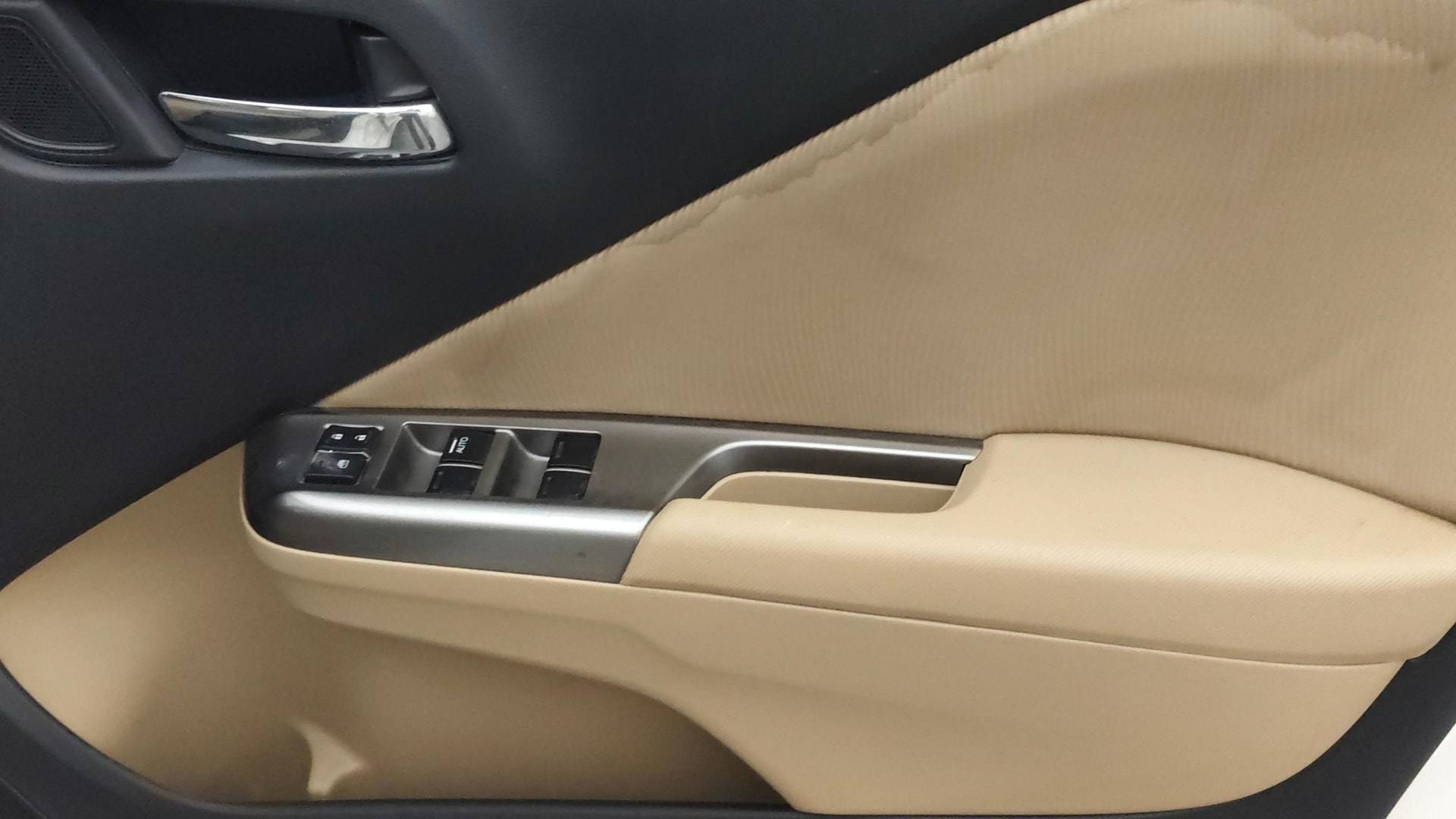 View 2015 Honda City ZX MT Diesel Anniversary Edition Image 34 Used 2015 Honda City ZX MT Diesel Anniversary Edition Image 34