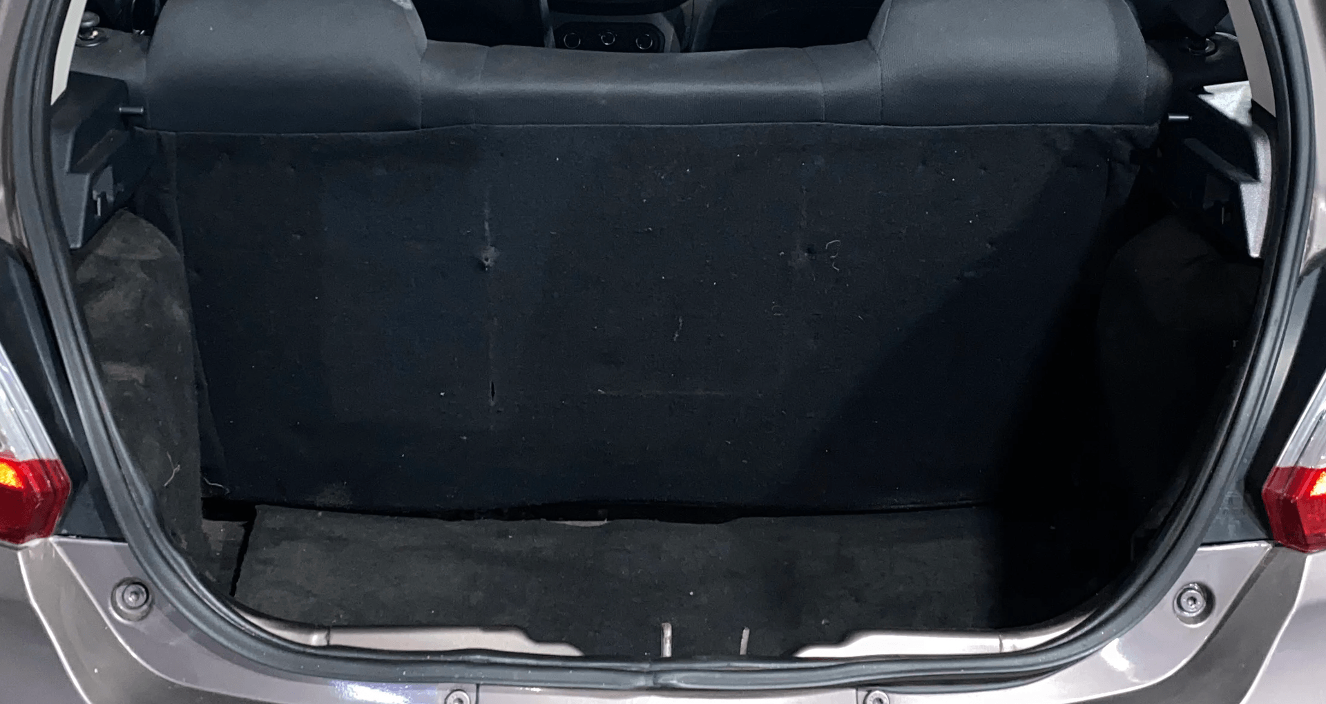 View 2018 Tata Tiago Revotorq XB Image 10 Used 2018 Tata Tiago Revotorq XB Image 10