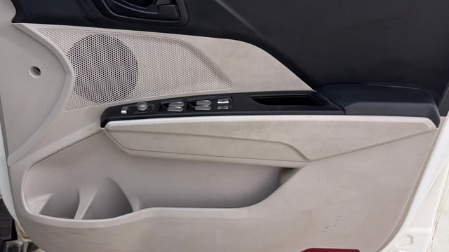 View Mahindra XUV300 Image 33 Used Mahindra XUV300 Image 33