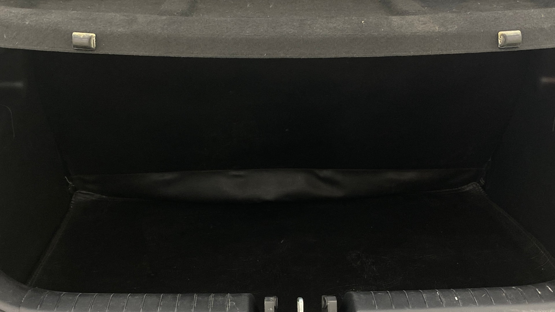 View 2019 Hyundai Venue SX Plus 1.0 Petrol AT Image 11 Used 2019 Hyundai Venue SX Plus 1.0 Petrol AT Image 11
