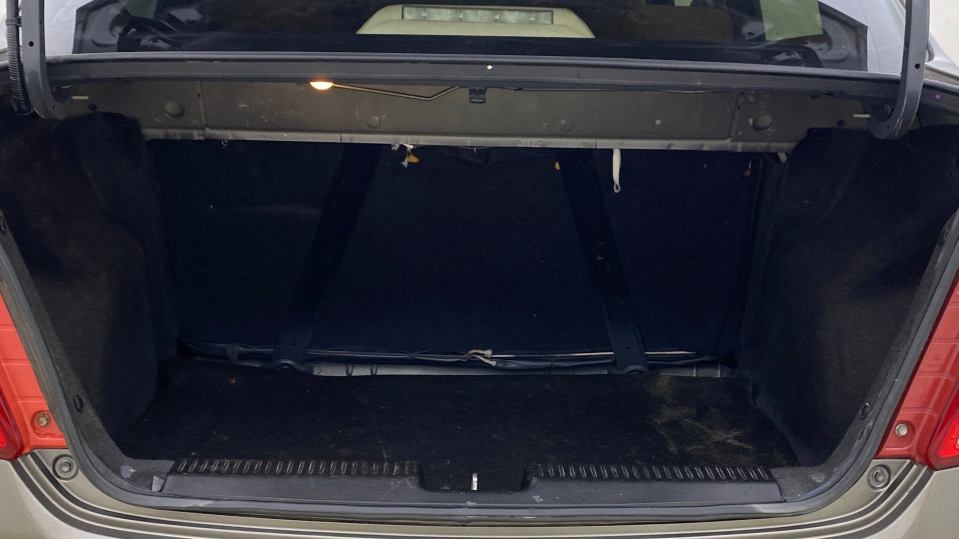 View 2019 Maruti Suzuki 1000 Base Variant Image 10 Used 2019 Maruti Suzuki 1000 Base Variant Image 10