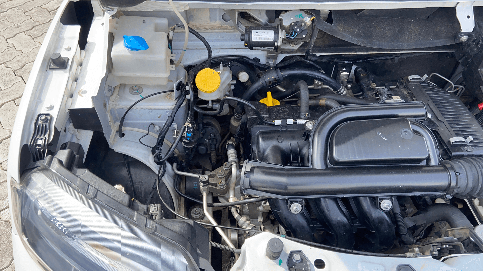 View 2024 Renault Kwid RXT 1.0 Image 3 Used 2024 Renault Kwid RXT 1.0 Image 3