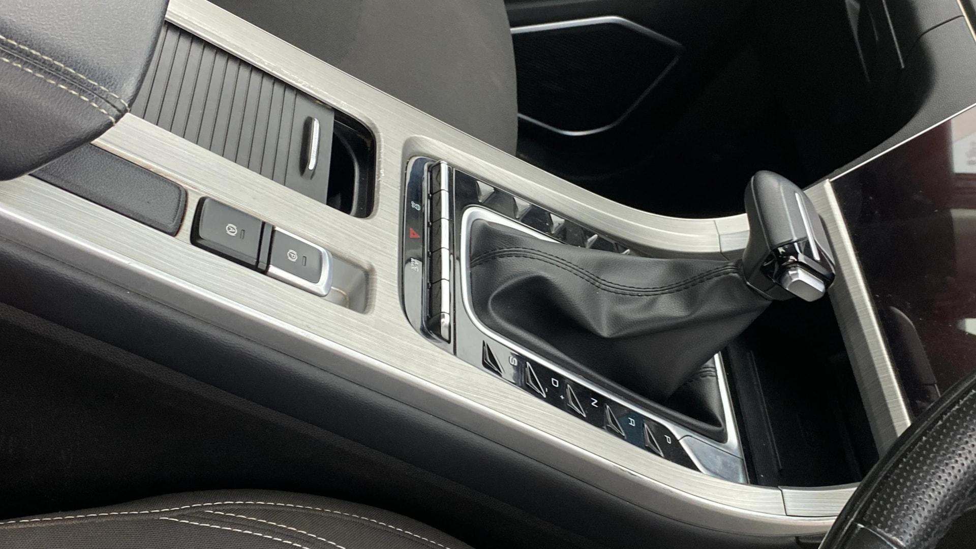 View 2024 एमजी हेक्टर Sharp Hybrid BS IV Image 39 Used 2024 एमजी हेक्टर Sharp Hybrid BS IV Image 39