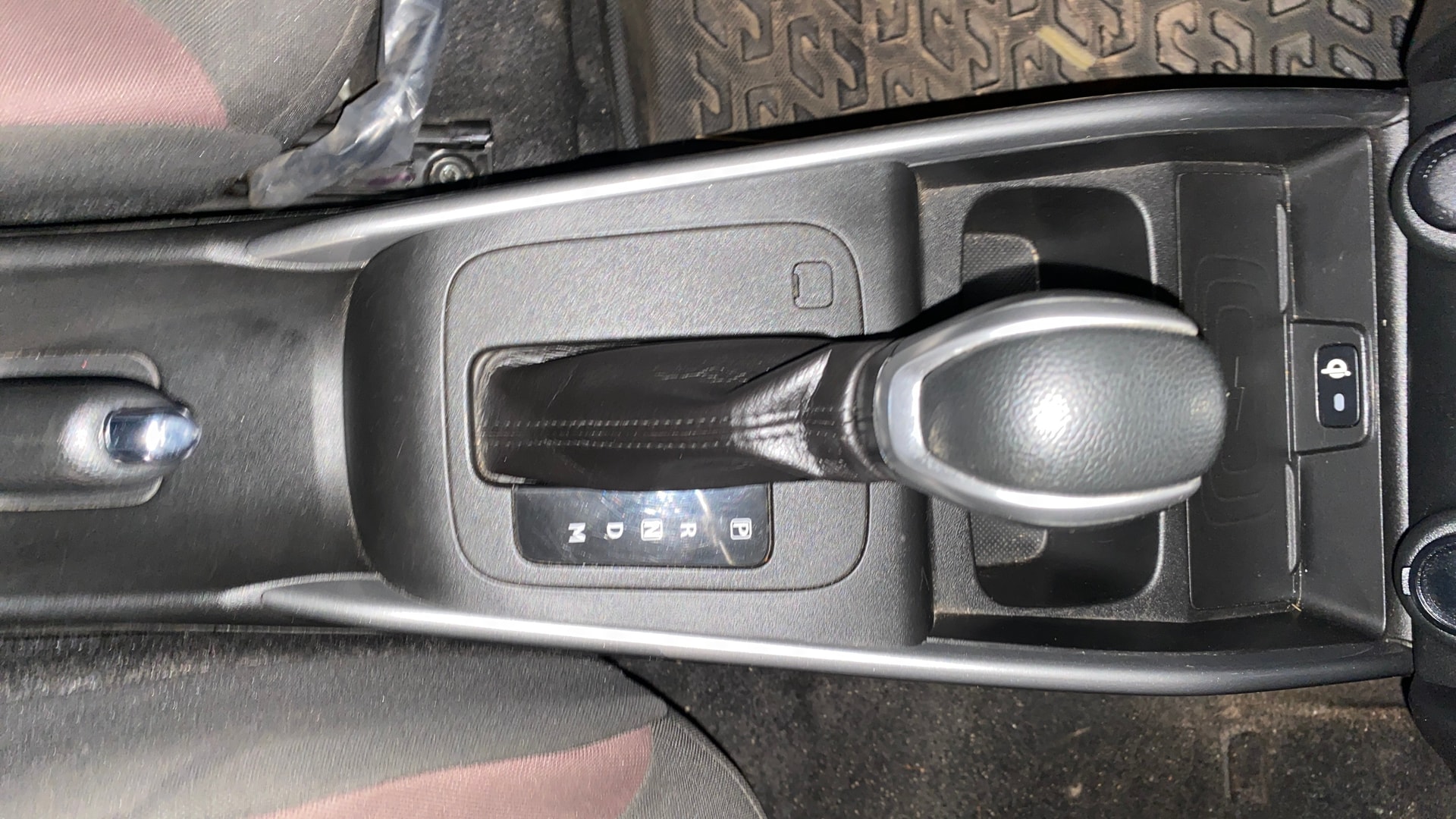 View 2024 Toyota Urban Cruiser Taisor V 1.0 Petrol AT Image 40 Used 2024 Toyota Urban Cruiser Taisor V 1.0 Petrol AT Image 40