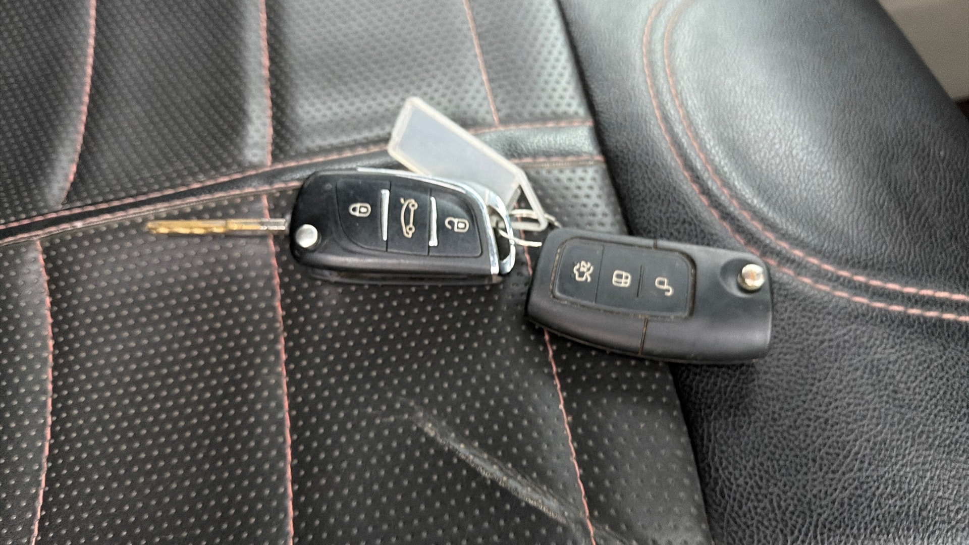 यूज़्ड 2014 फोर्ड इकोस्पोर्ट यूज़्ड 2014 फोर्ड इकोस्पोर्ट