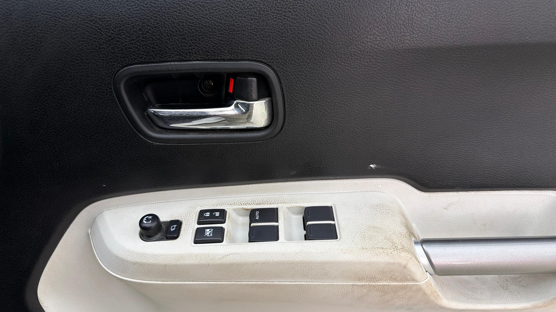 View 2023 Maruti Suzuki 1000 Base Variant Image 33 Used 2023 Maruti Suzuki 1000 Base Variant Image 33