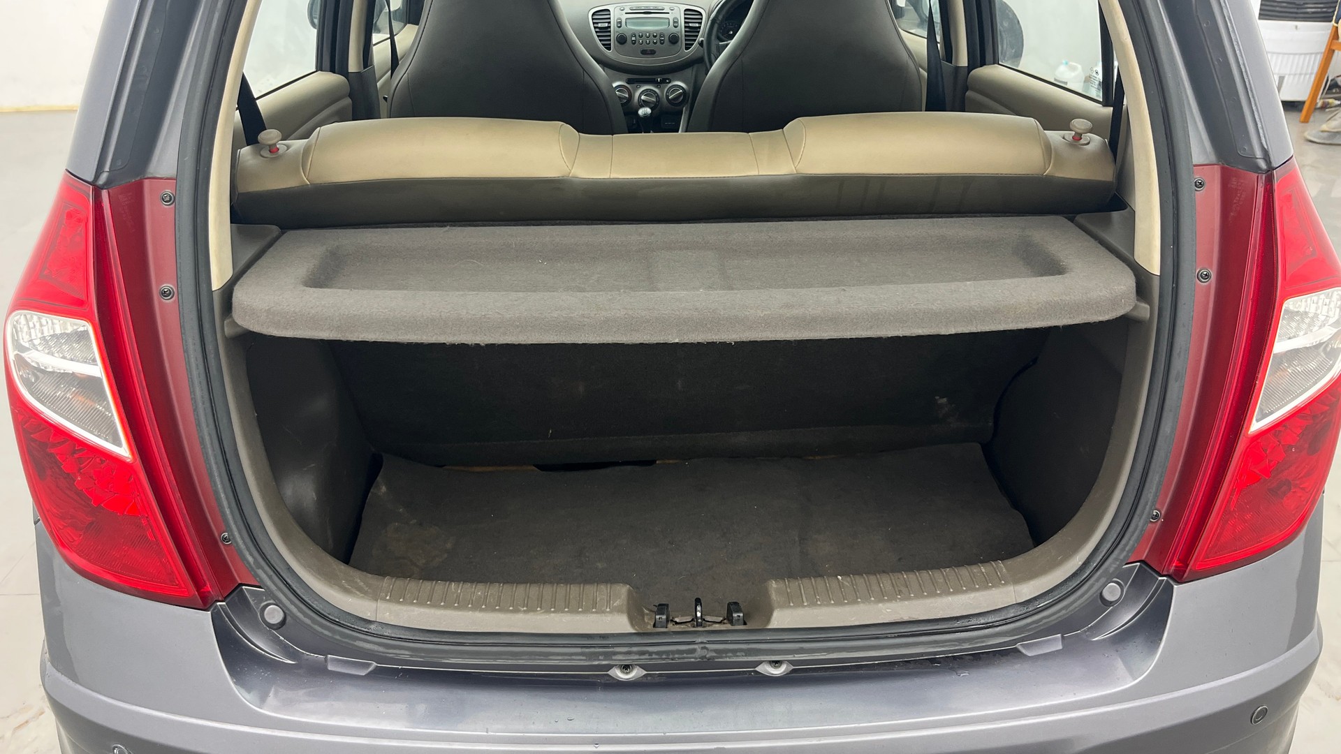 View 2015 Hyundai i10 1.2 Asta MT Image 10 Used 2015 Hyundai i10 1.2 Asta MT Image 10