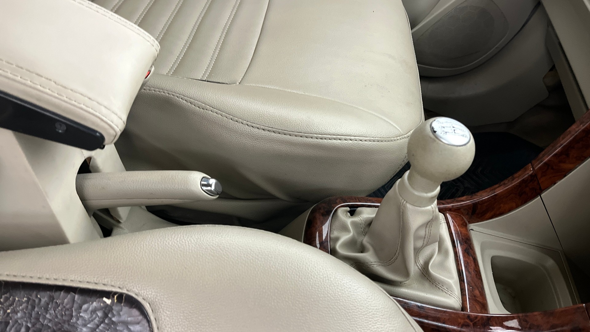 View 2018 Maruti Suzuki 1000 Base Variant Image 40 Used 2018 Maruti Suzuki 1000 Base Variant Image 40