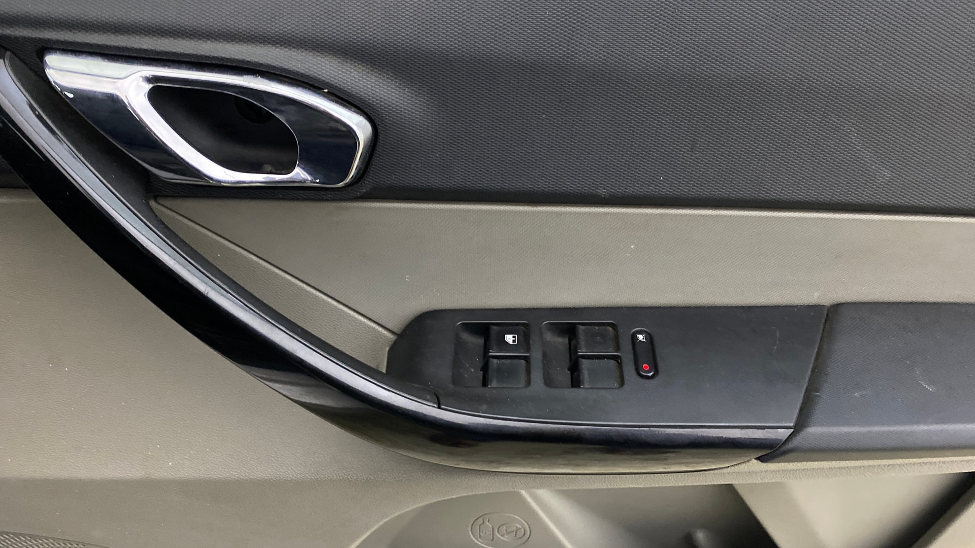 View 2018 Tata Tiago Revotorq XB Image 32 Used 2018 Tata Tiago Revotorq XB Image 32