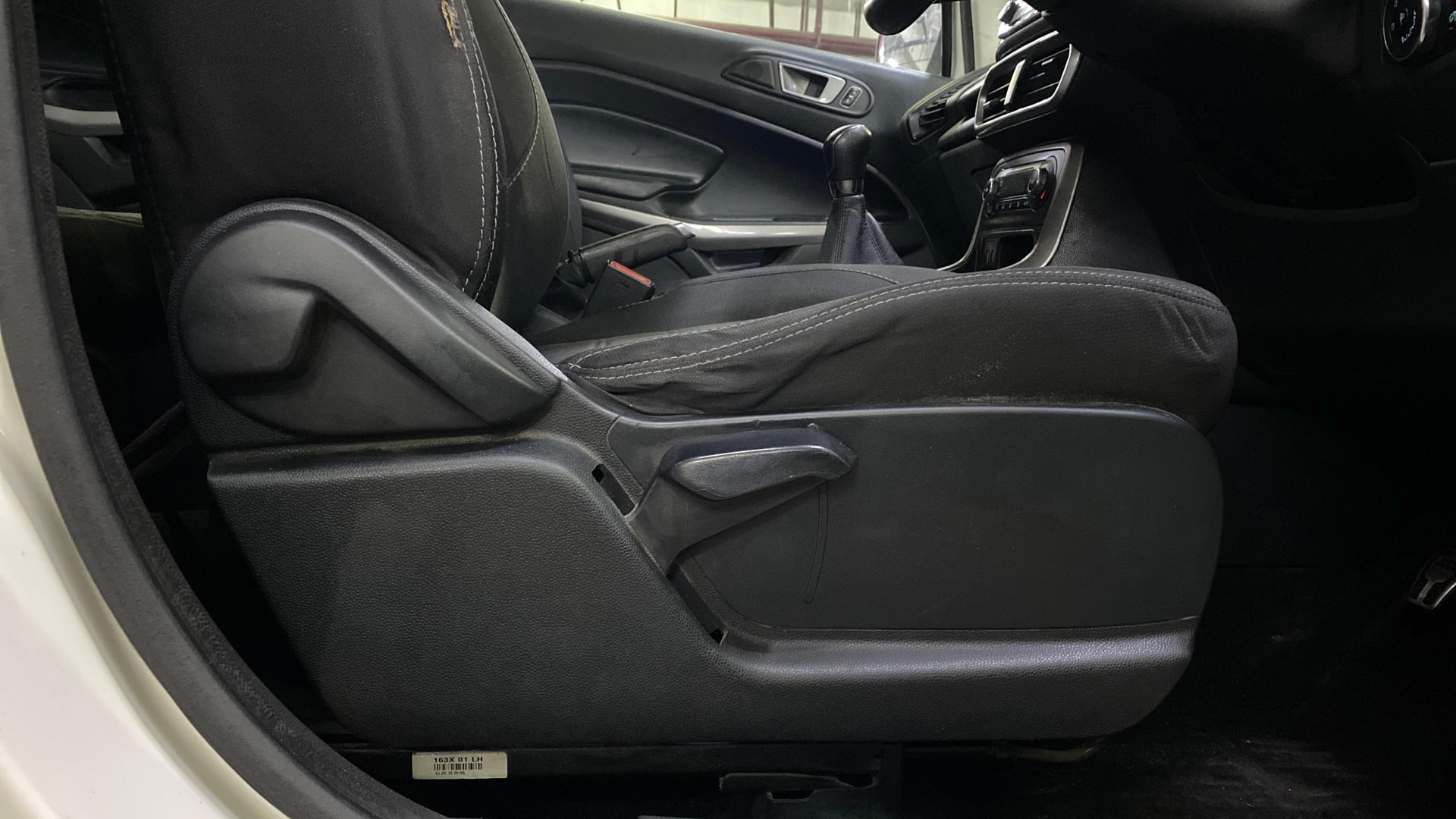 View 2019 Ford EcoSport 1.5 TDCi Diesel Ambiente BS IV Image 12 Used 2019 Ford EcoSport 1.5 TDCi Diesel Ambiente BS IV Image 12