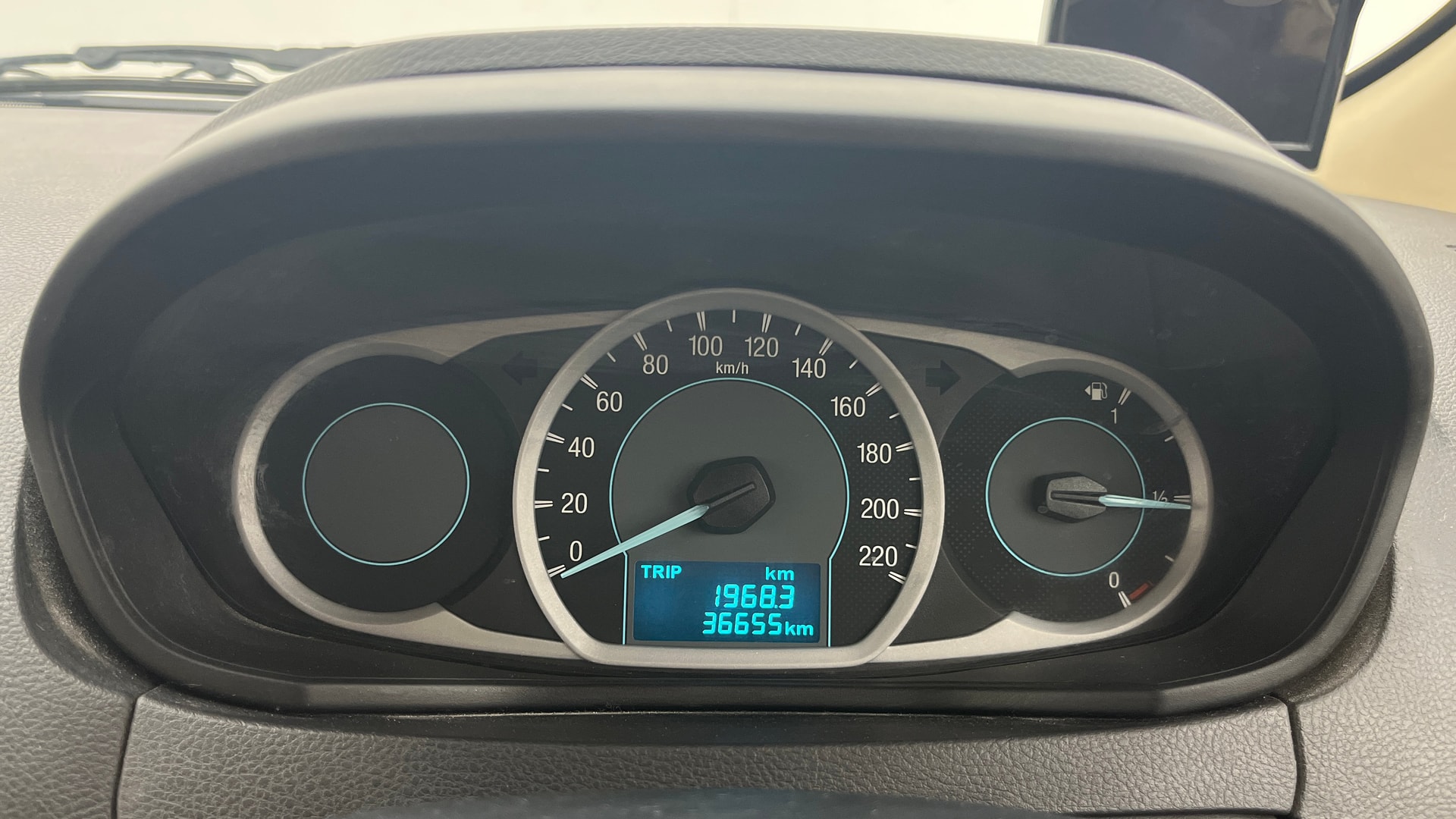 View 2017 Ford Figo Aspire 1.2P Ambiente MT BS IV Image 34 Used 2017 Ford Figo Aspire 1.2P Ambiente MT BS IV Image 34