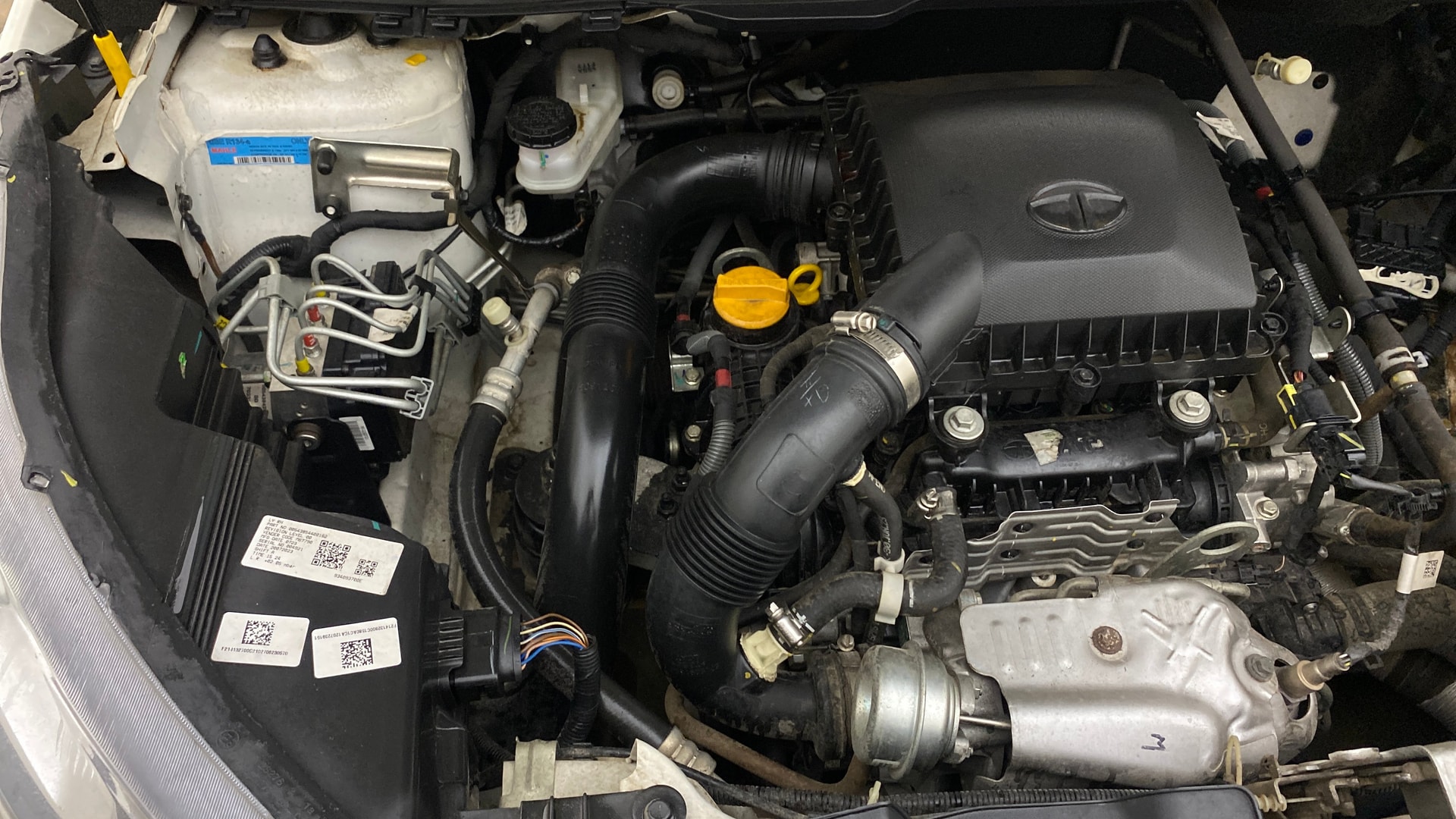 View 2023 Tata Nexon Revotron XE Image 3 Used 2023 Tata Nexon Revotron XE Image 3