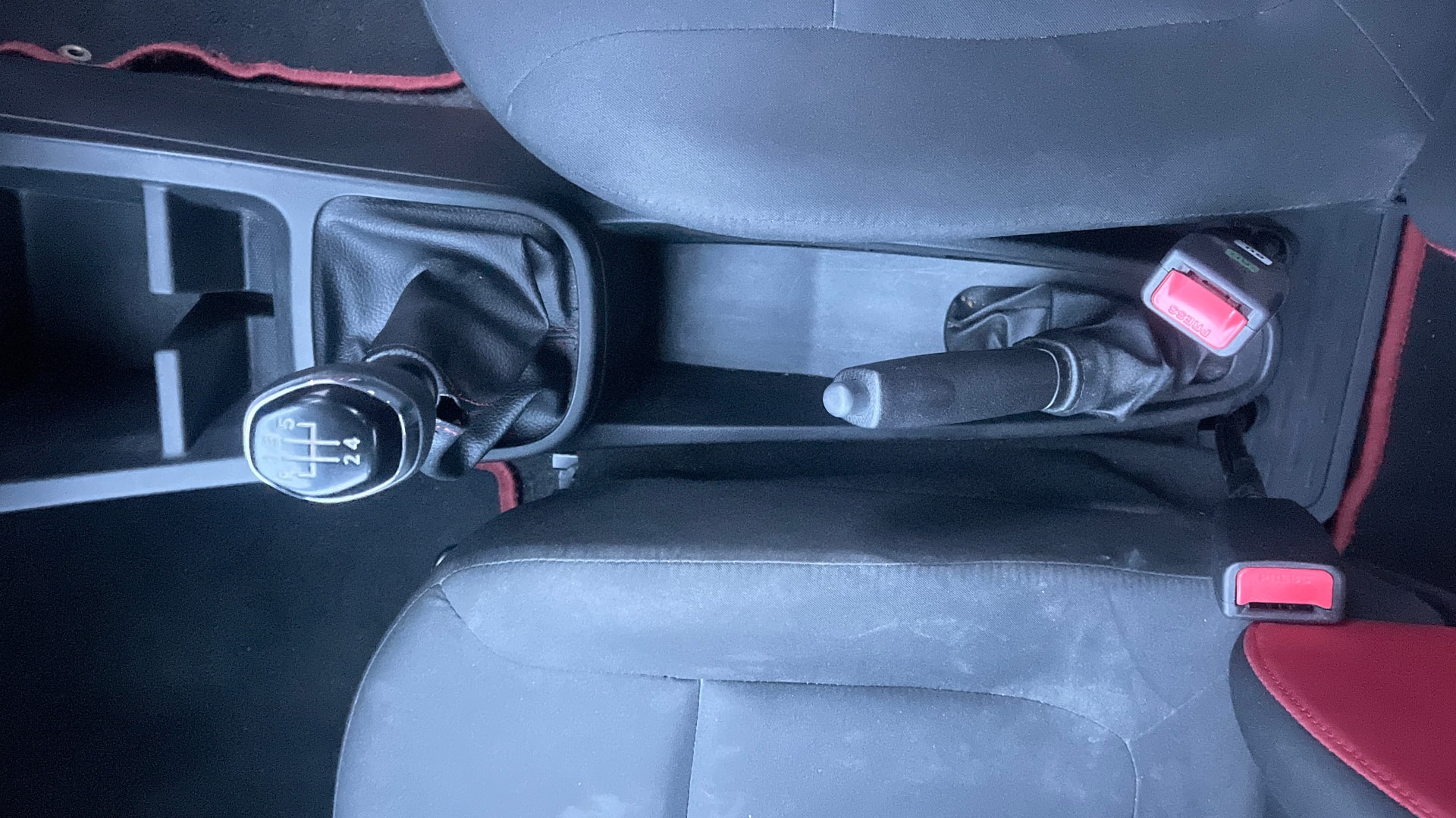View 2024 Renault Kwid RXT 1.0 Image 37 Used 2024 Renault Kwid RXT 1.0 Image 37
