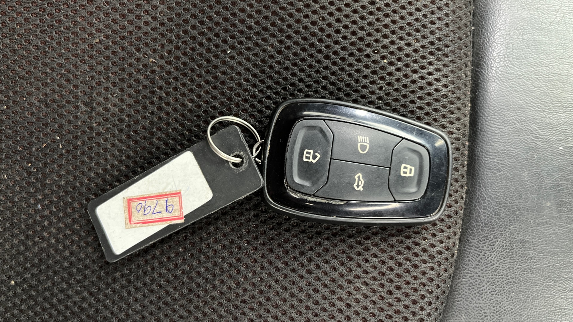 View 2018 Tata Nexon Revotron XE Image 27 Used 2018 Tata Nexon Revotron XE Image 27