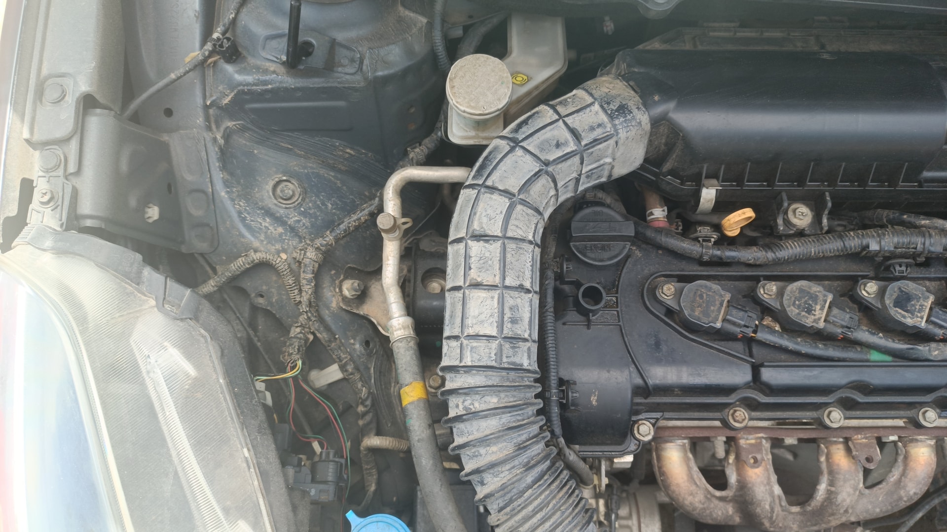 View 2019 Maruti Suzuki 1000 Base Variant Image 3 Used 2019 Maruti Suzuki 1000 Base Variant Image 3