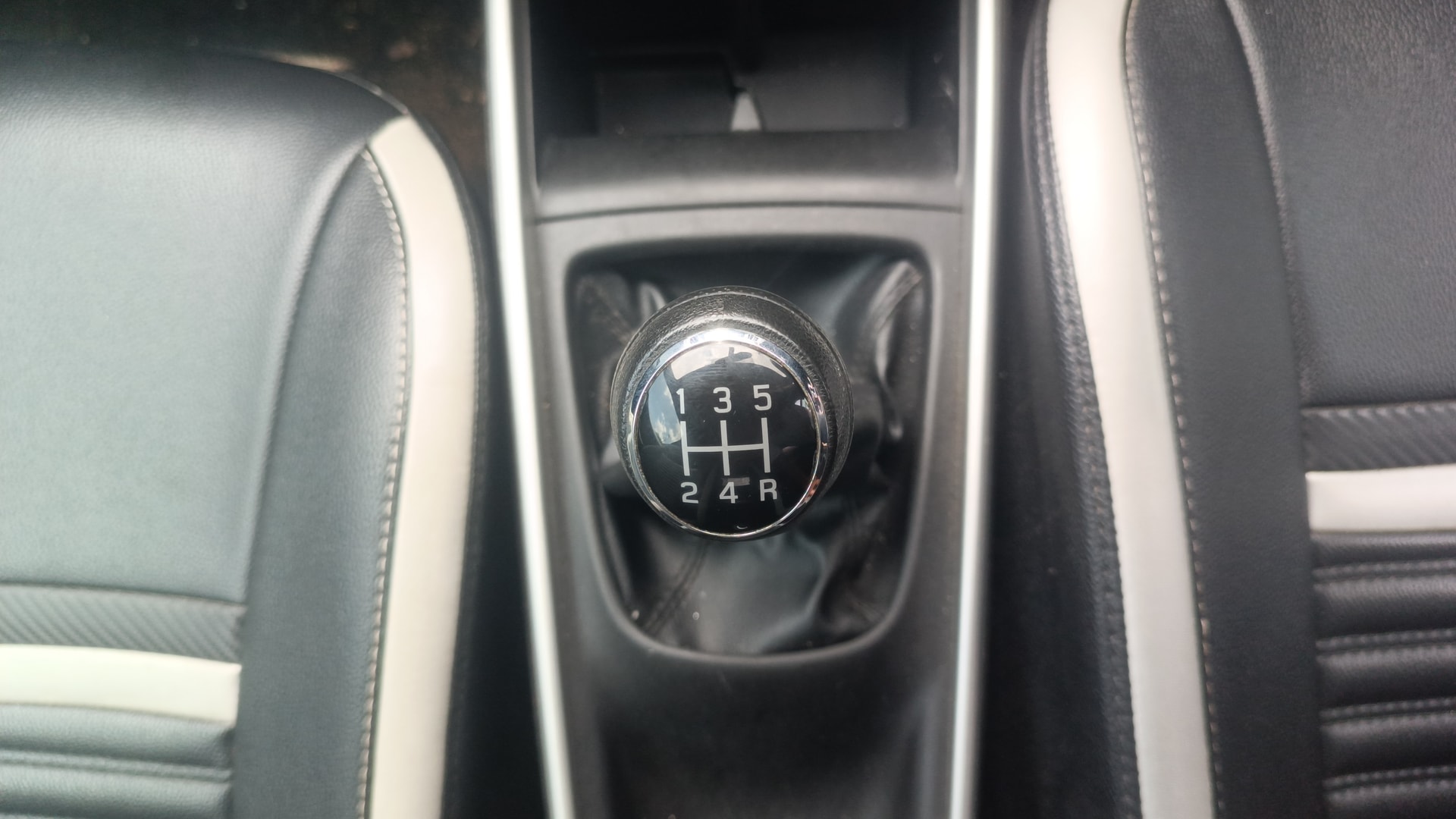 View 2019 Maruti Suzuki 1000 Base Variant Image 39 Used 2019 Maruti Suzuki 1000 Base Variant Image 39