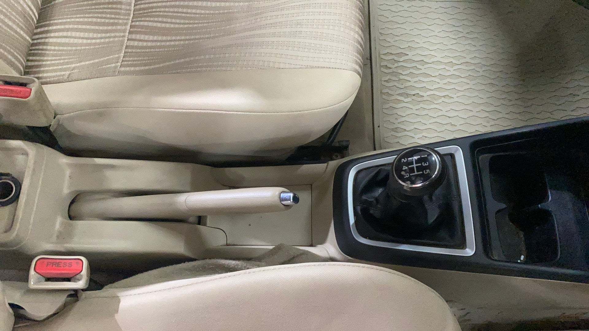 View 2021 Maruti Suzuki 1000 Base Variant Image 37 Used 2021 Maruti Suzuki 1000 Base Variant Image 37