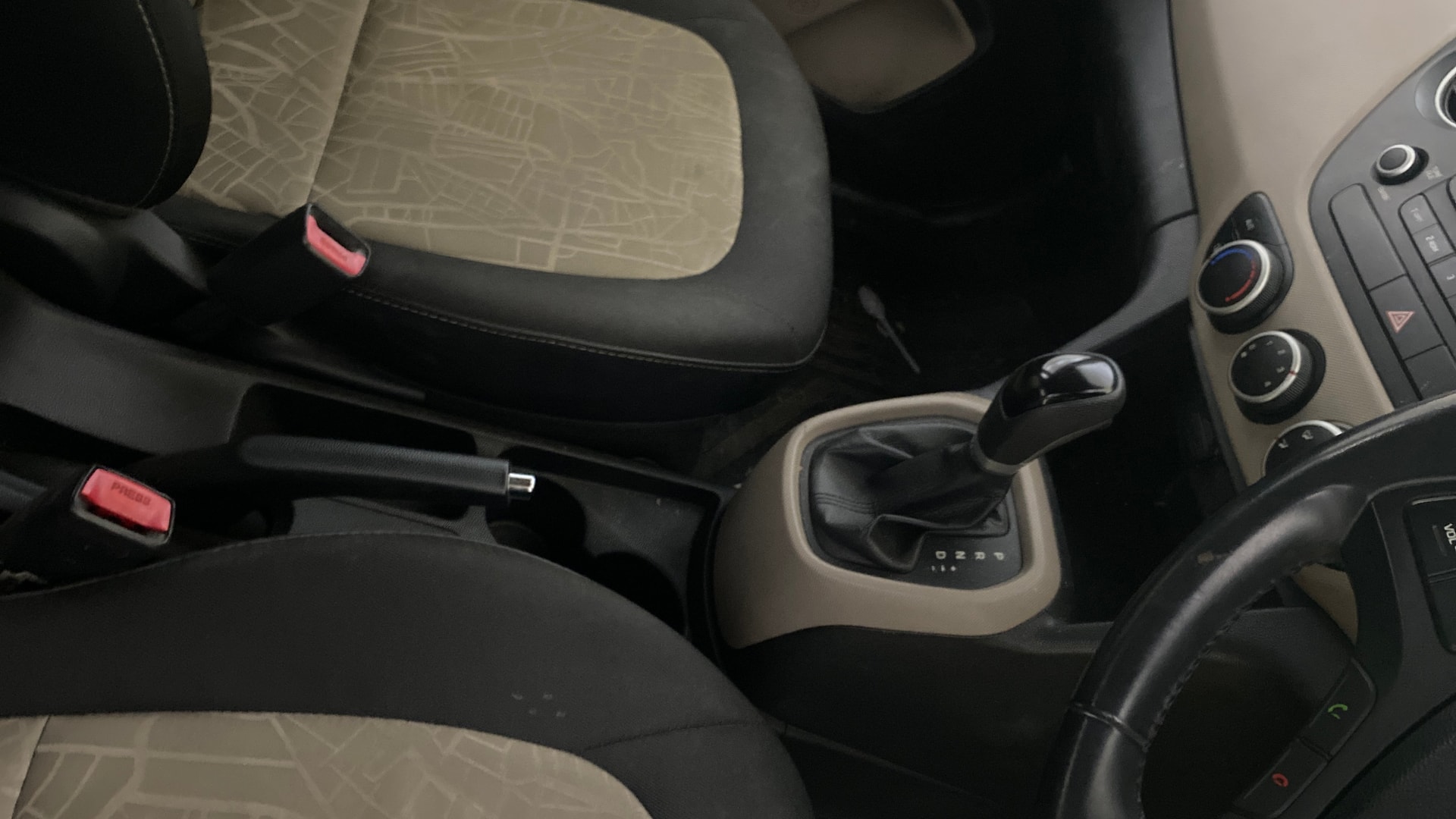 View 2015 Hyundai Grand i10 Asta AT 1.2 Kappa VTVT Image 38 Used 2015 Hyundai Grand i10 Asta AT 1.2 Kappa VTVT Image 38