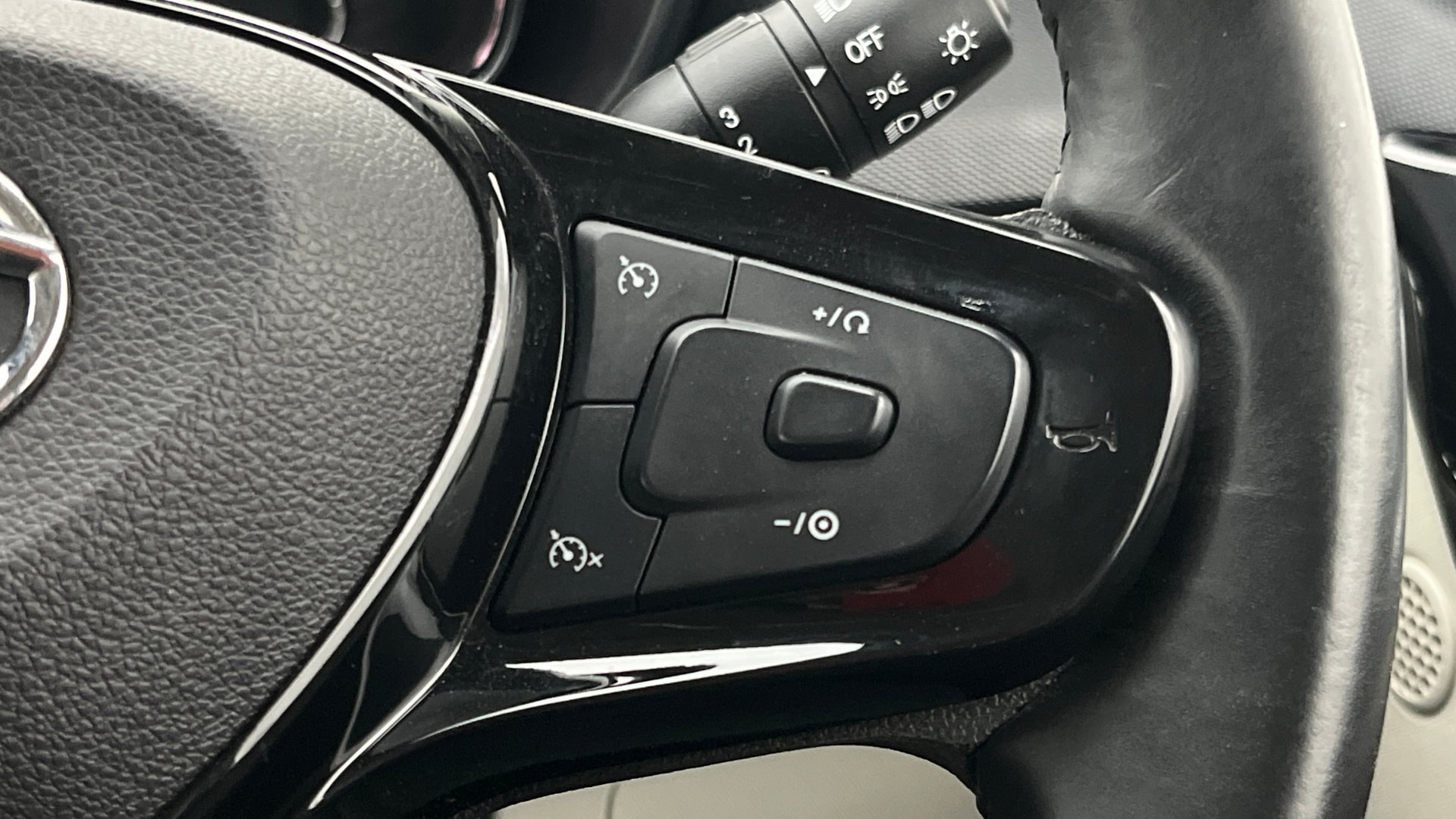 View 2021 Tata Nexon Revotron XE Image 3 Used 2021 Tata Nexon Revotron XE Image 3