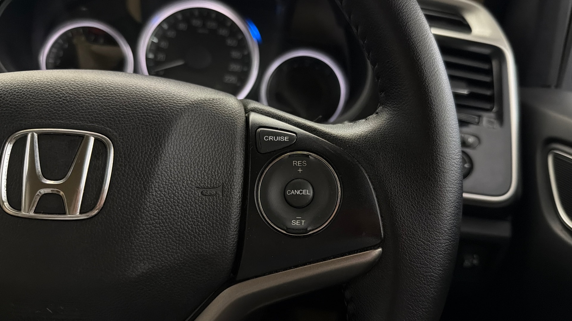 View 2022 Honda City ZX MT Diesel Anniversary Edition Image 3 Used 2022 Honda City ZX MT Diesel Anniversary Edition Image 3