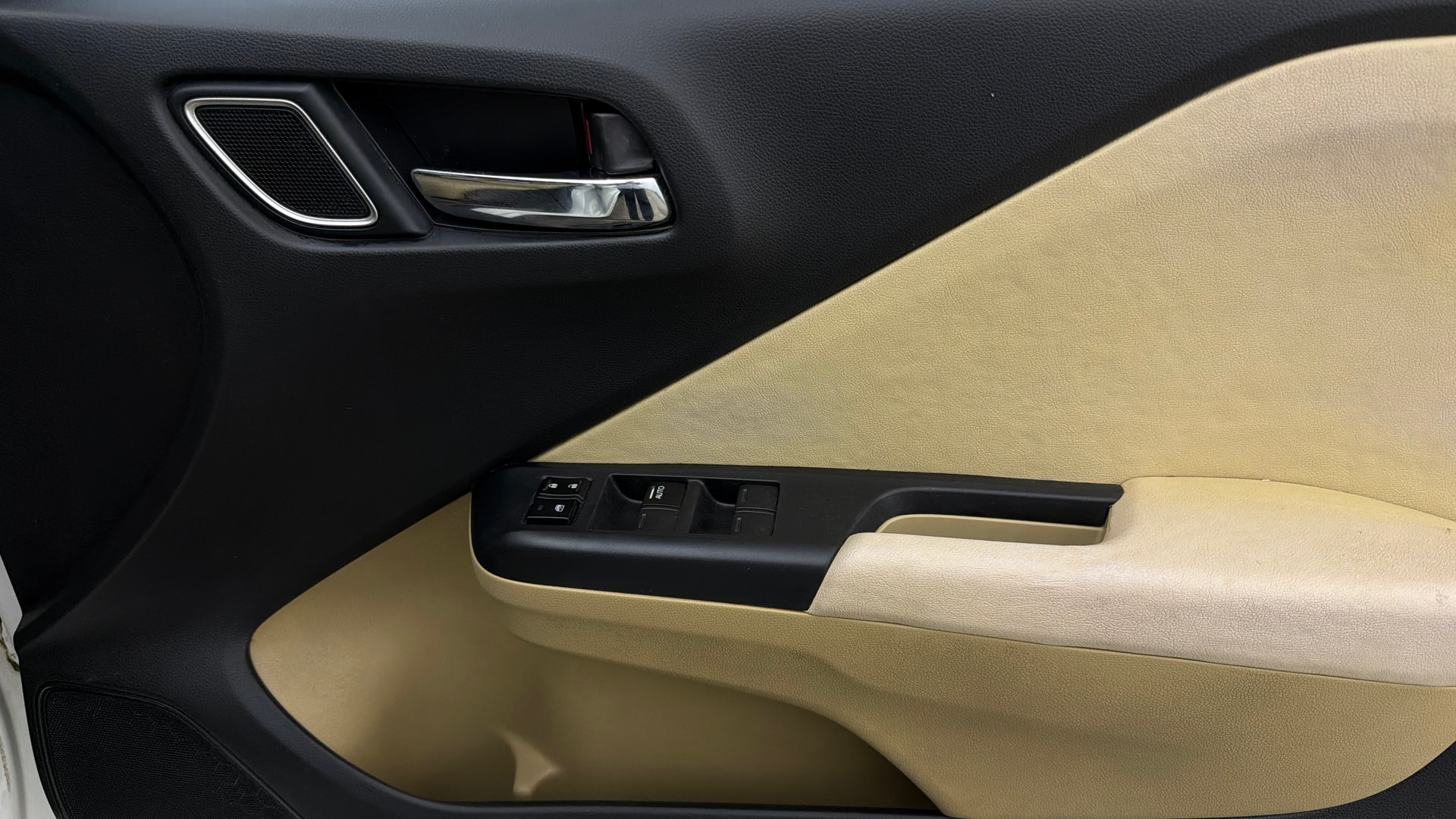 View 2022 Honda City ZX MT Diesel Anniversary Edition Image 34 Used 2022 Honda City ZX MT Diesel Anniversary Edition Image 34