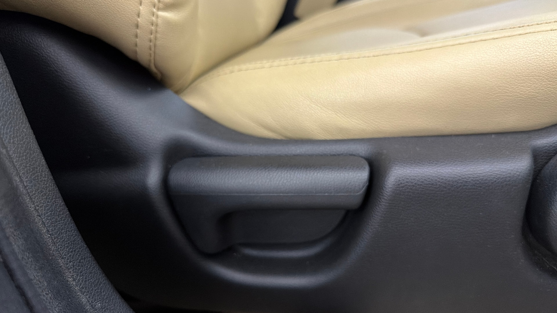 View 2022 Honda City ZX MT Diesel Anniversary Edition Image 19 Used 2022 Honda City ZX MT Diesel Anniversary Edition Image 19