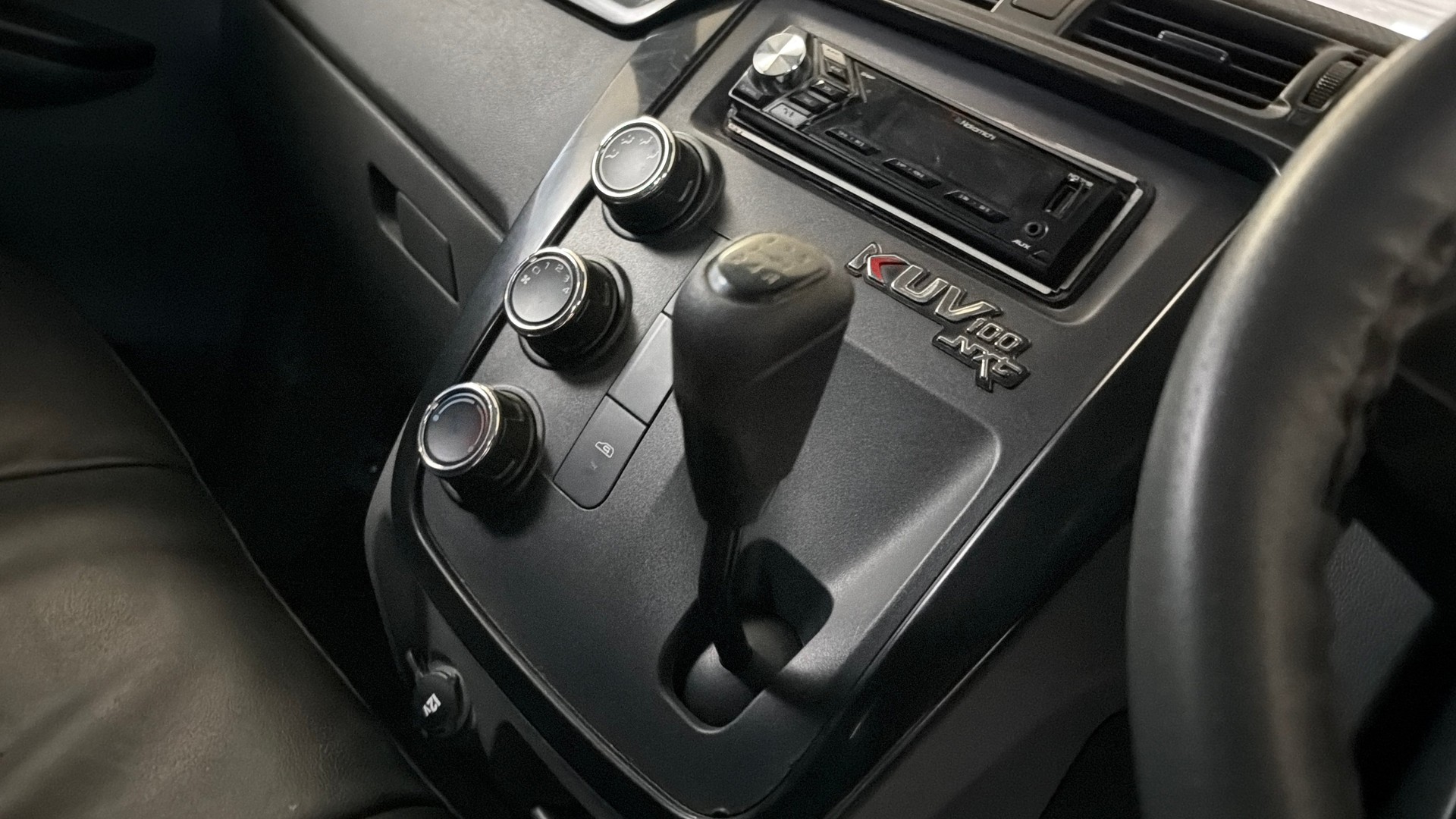 View 2019 Mahindra KUV100 K2 Petrol BS IV Image 37 Used 2019 Mahindra KUV100 K2 Petrol BS IV Image 37