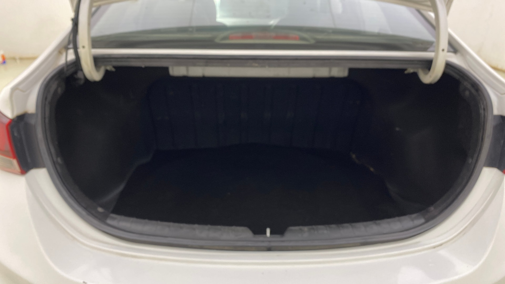 View 2018 Hyundai Verna 1.4 VTVT E Image 7 Used 2018 Hyundai Verna 1.4 VTVT E Image 7